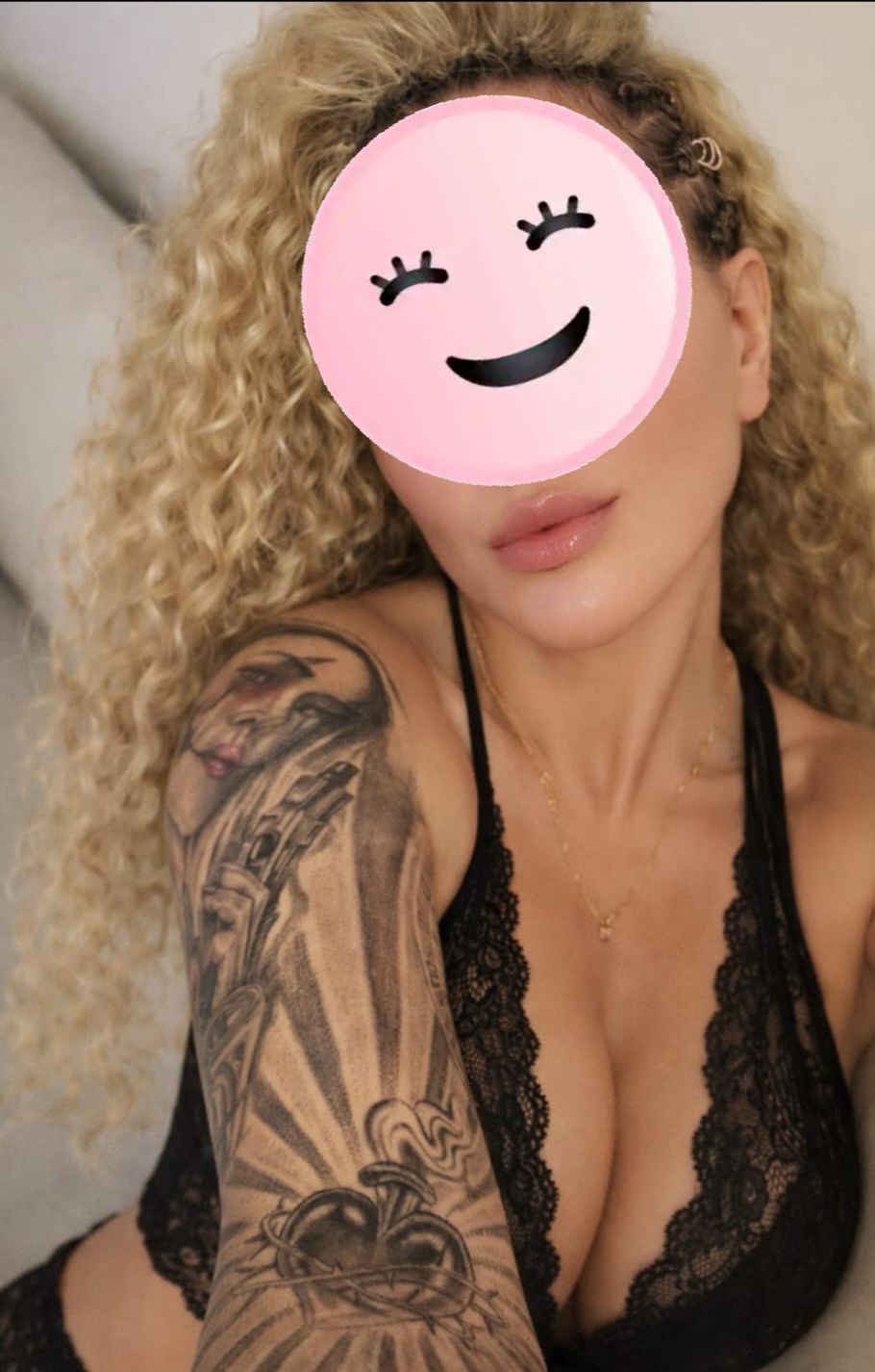 בהרצליה מארחות חמות