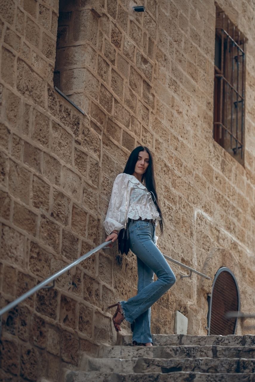 ליזה חדשה – תל אביב -אישה מנוסה כוסית על בת 25