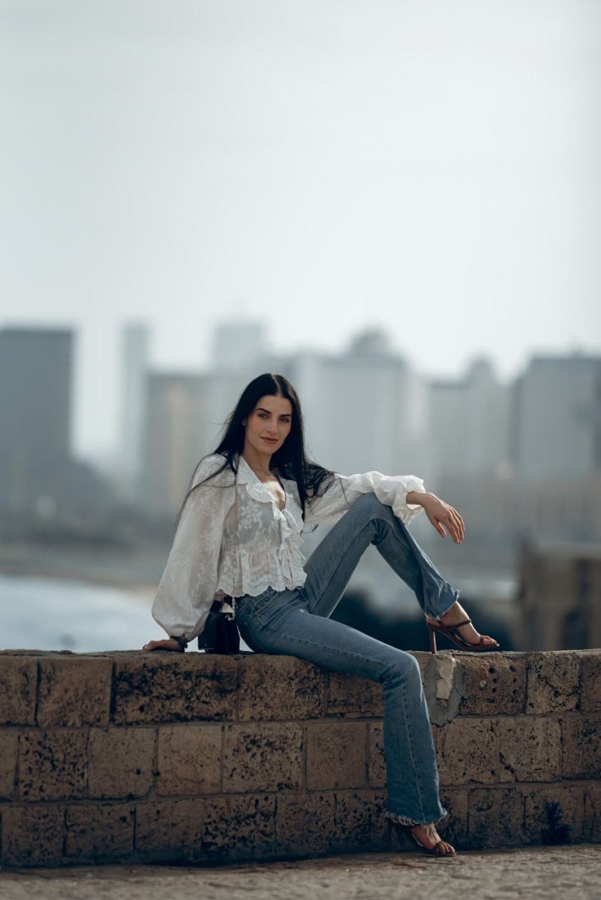 ליזה חדשה – תל אביב -אישה מנוסה כוסית על בת 25