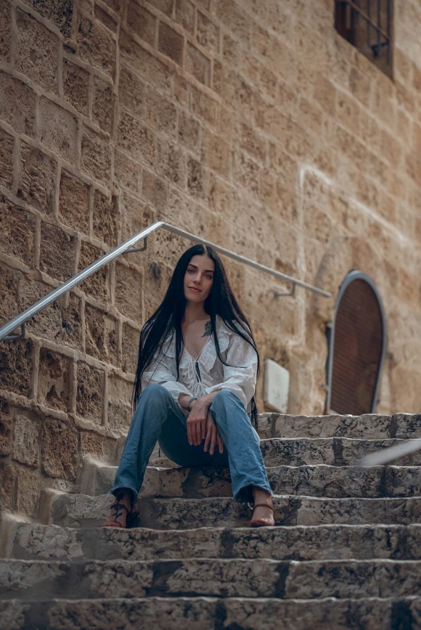 ליזה חדשה – תל אביב -אישה מנוסה כוסית על בת 25