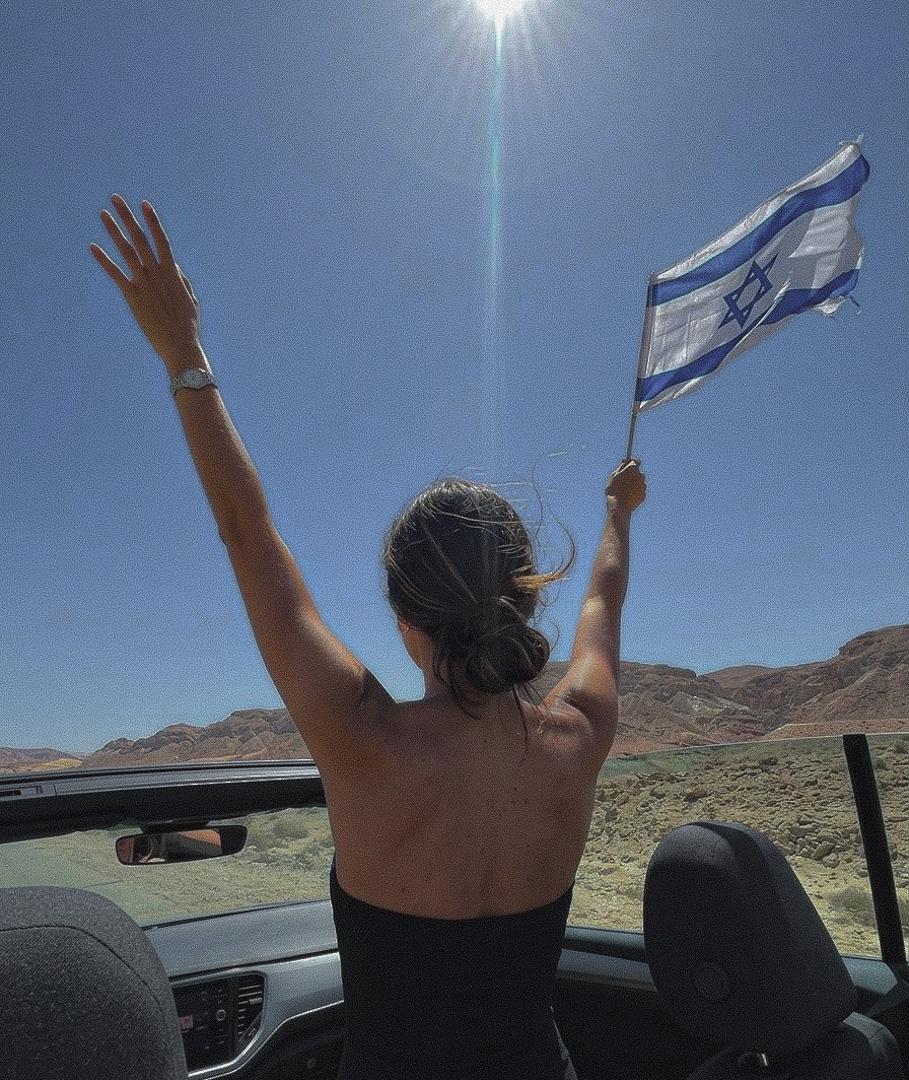 תל אביב- אישה דוגמנית
